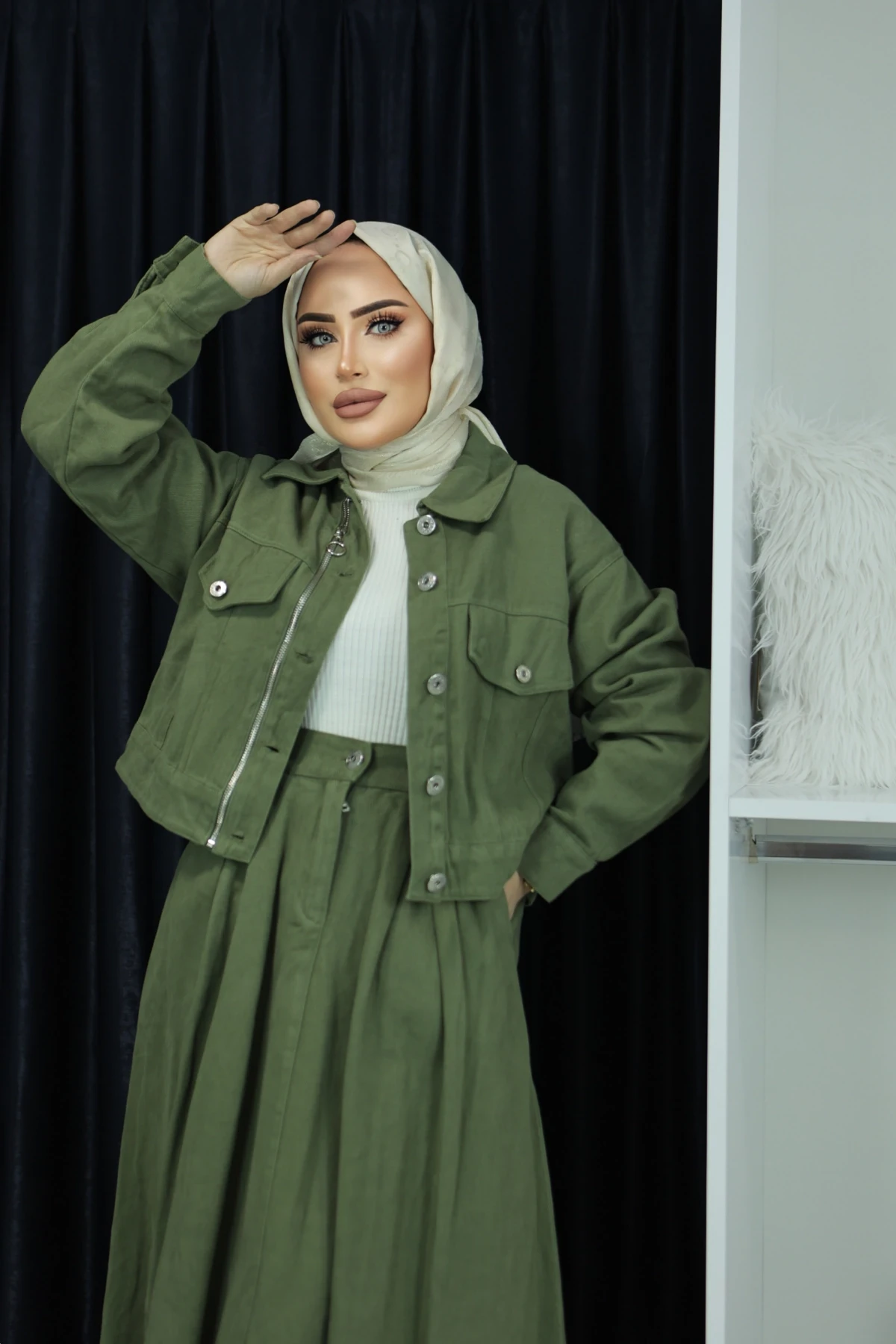 Gabardin Kumaş Cep Kapak Detaylı Fermuarlı Ceket Etekli Takım