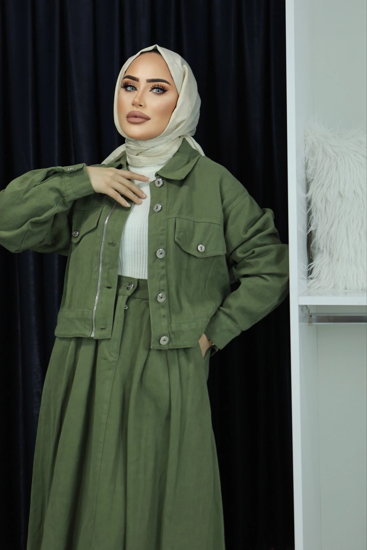 Gabardin Kumaş Cep Kapak Detaylı Fermuarlı Ceket Etekli Takım