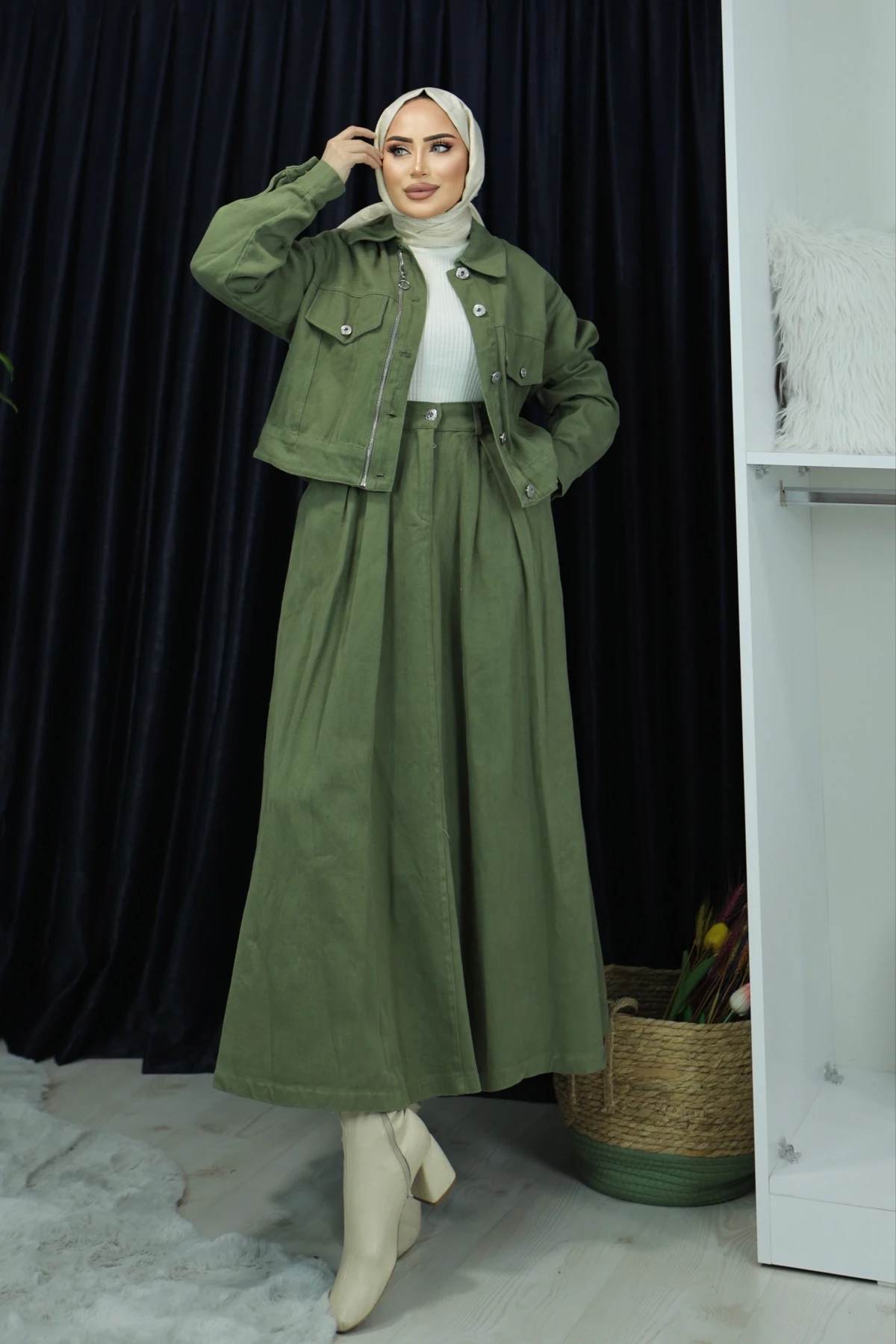 Gabardin Kumaş Cep Kapak Detaylı Fermuarlı Ceket Etekli Takım