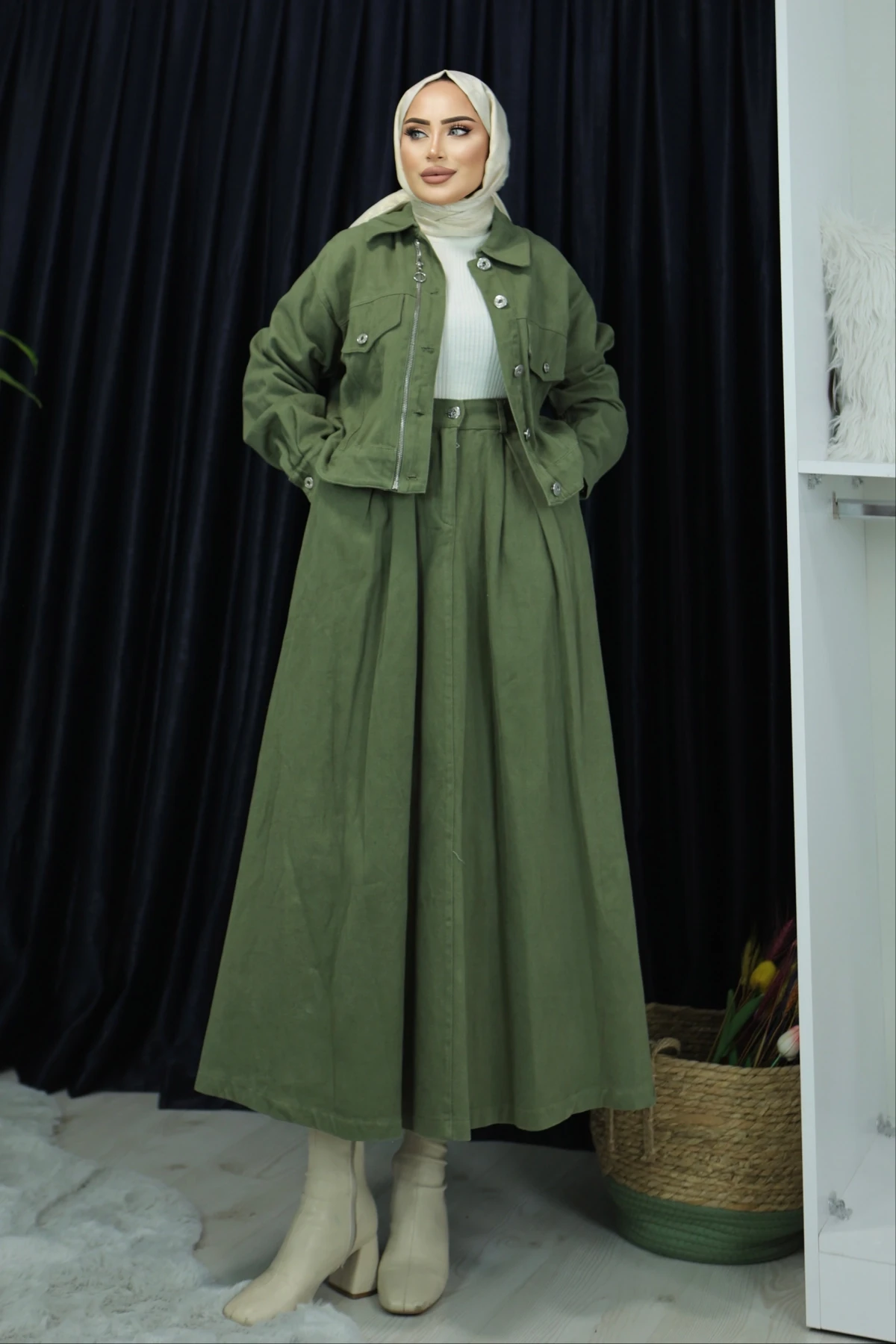 Gabardin Kumaş Cep Kapak Detaylı Fermuarlı Ceket Etekli Takım