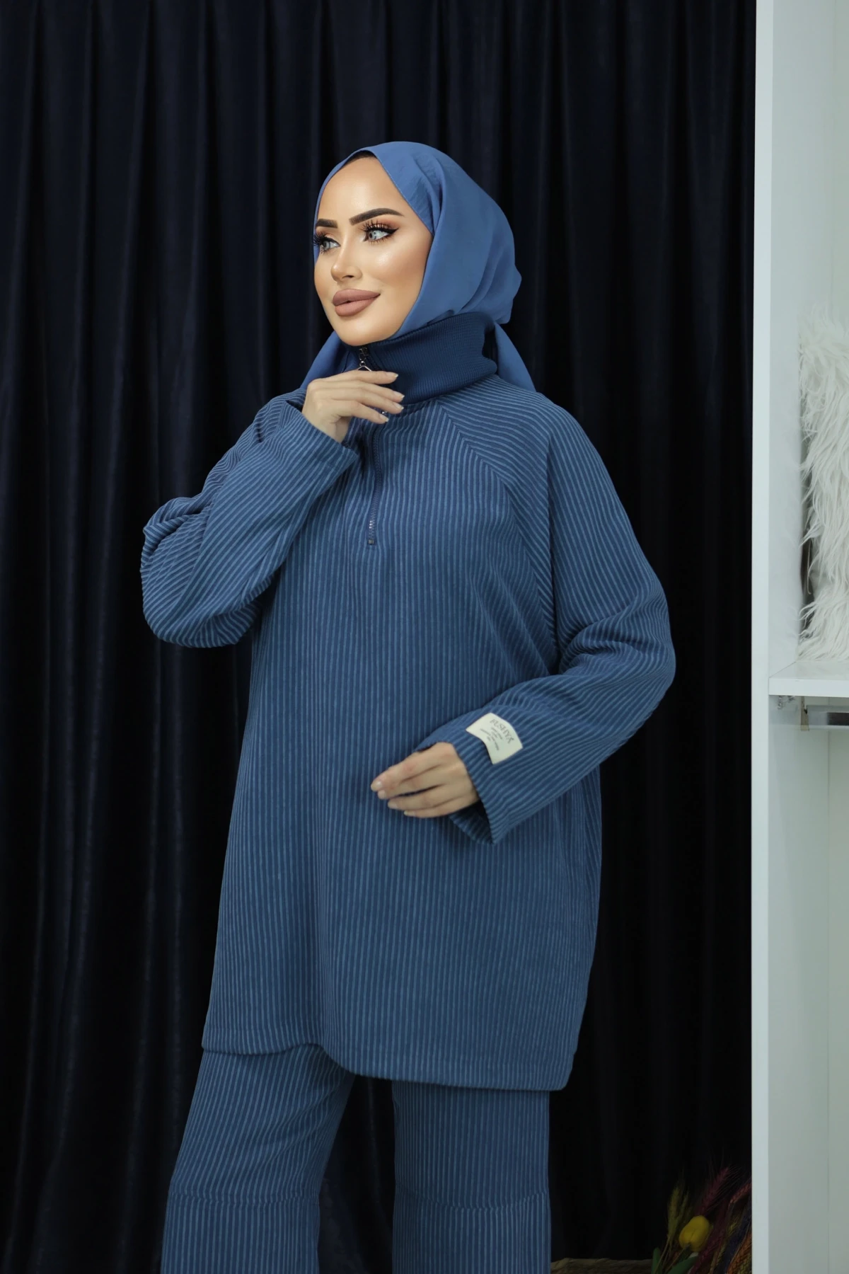 Kalın Çizgili Preda Kumaş Boyundan Fermuarlı Pantolonlu Raya ikiili Takım