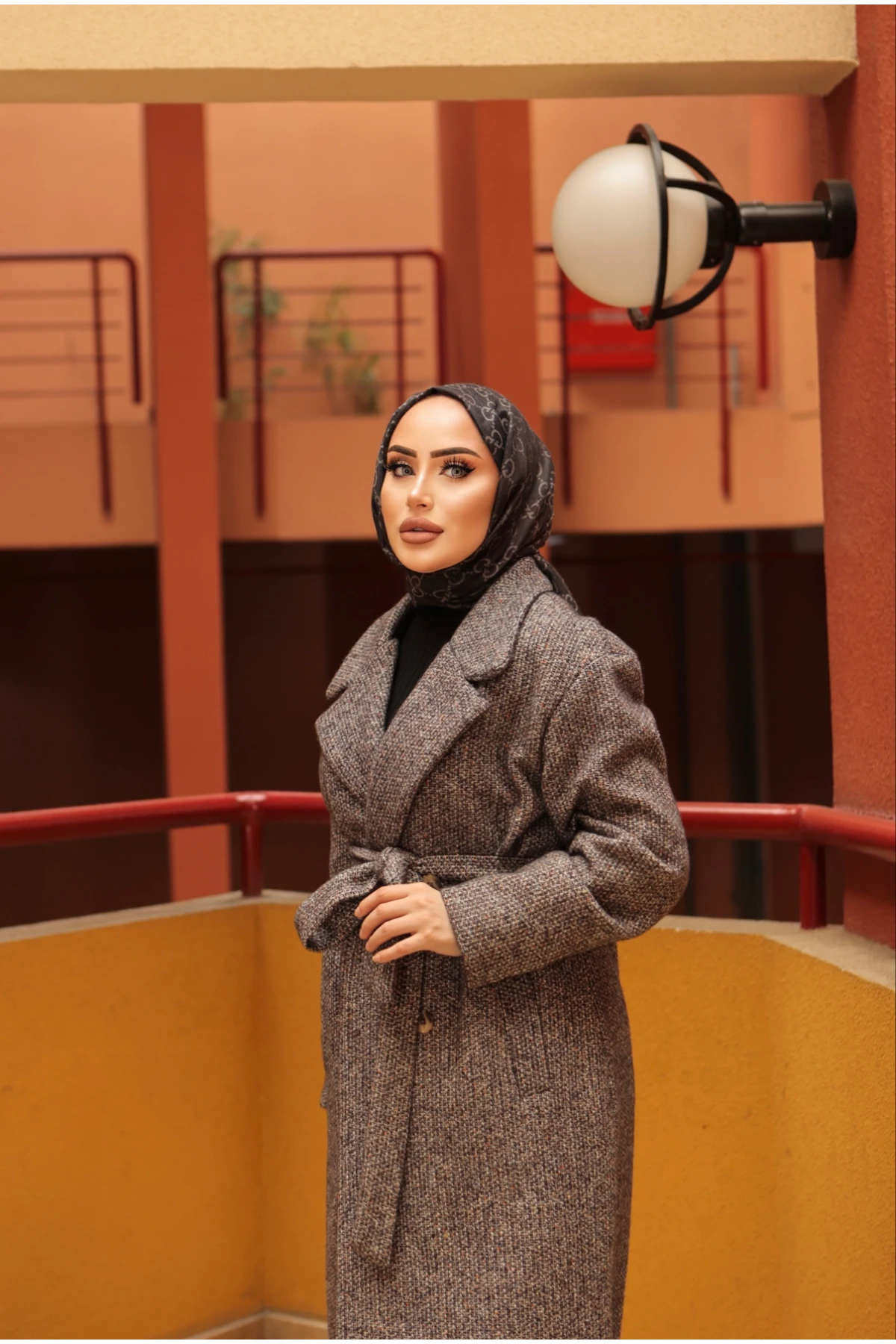 Şanel Kumaş Düğme Detaylı Belden Kuşaklı Kaban