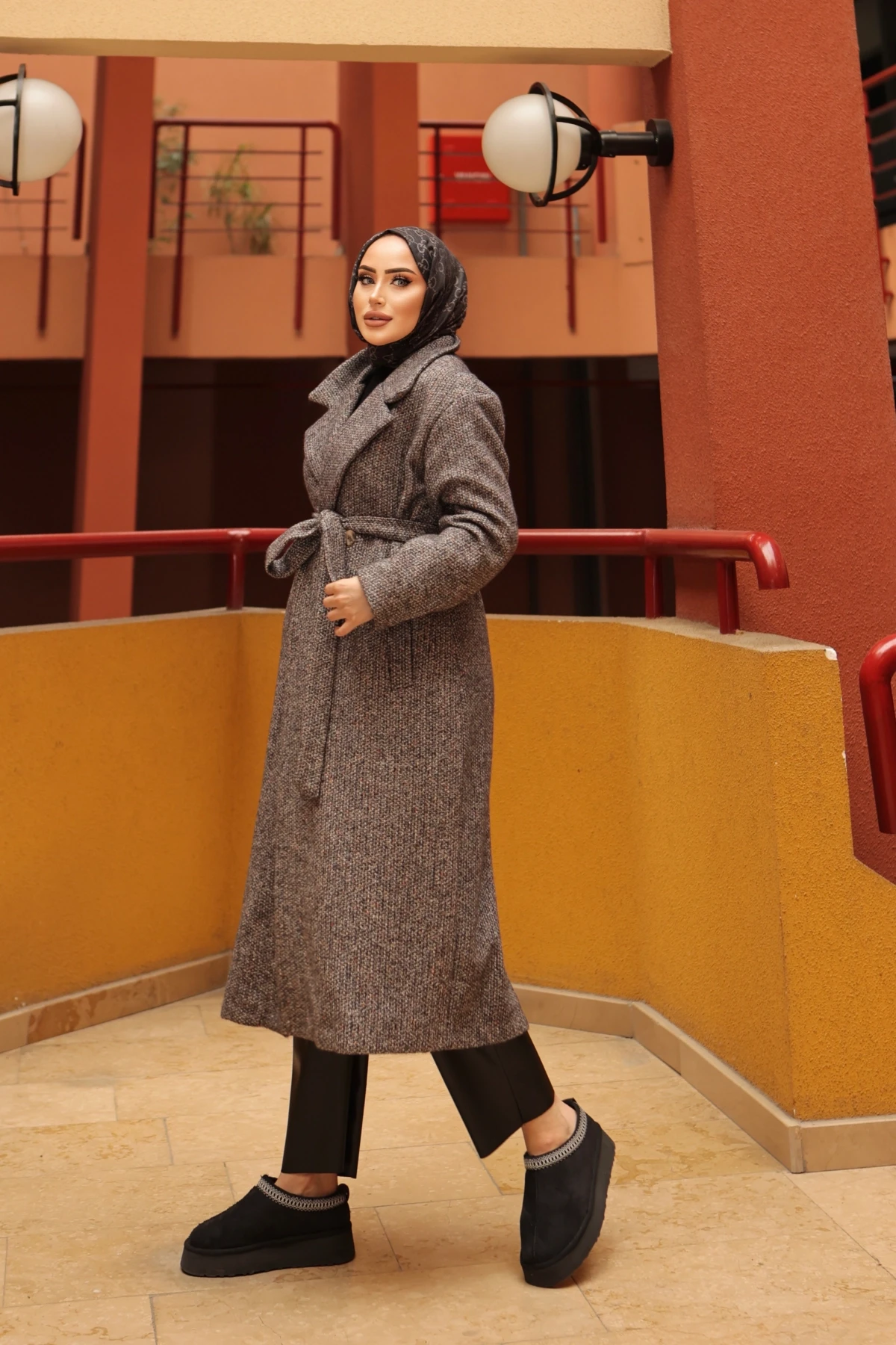 Şanel Kumaş Düğme Detaylı Belden Kuşaklı Kaban