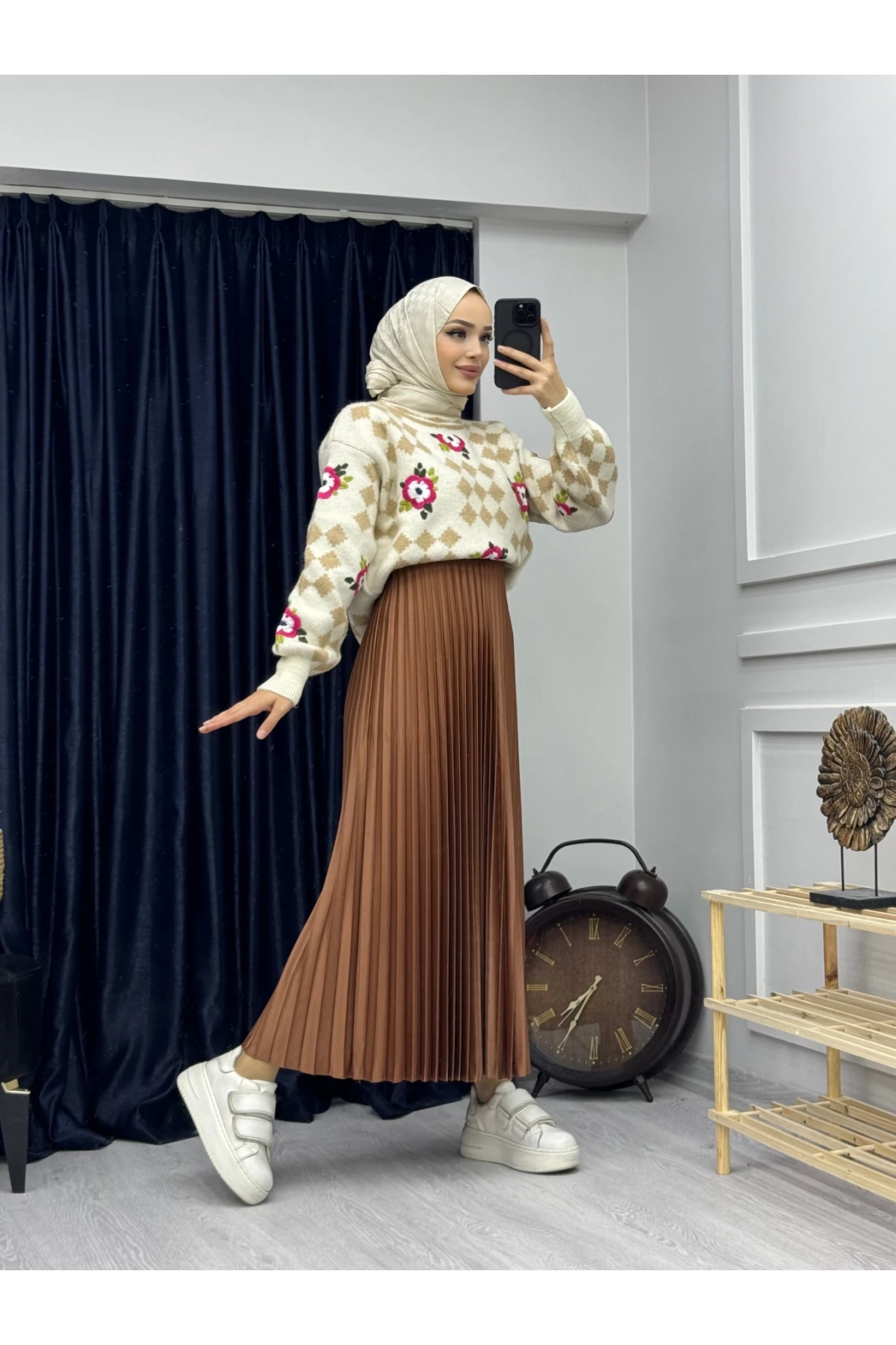 Triko Nakış Detaylı Desenli Kazak