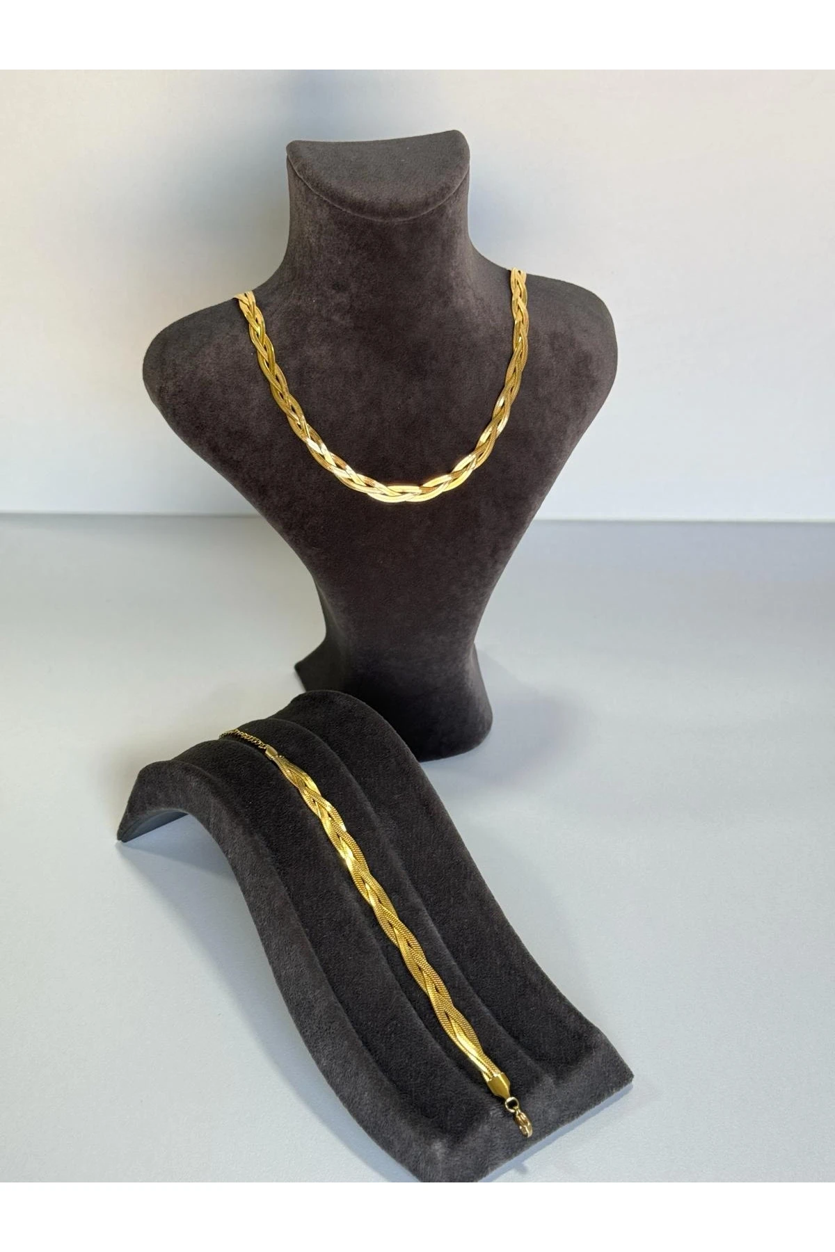 T-BLK-04 Gold Örgülü Bileklik