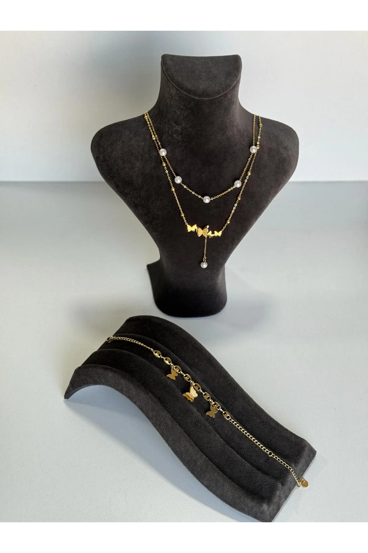 T-BLK-05 Gold Kelebek Detaylı Bileklik
